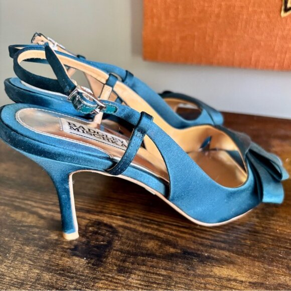 Badgley Mischka| Luxe ‘Gwynn’ Teal Satin Slingback Heels w/Bow - Picture 2 of 7